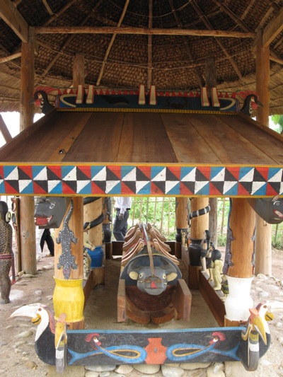 Thăm ngôi nhà mồ độc nhất vô nhị - 1