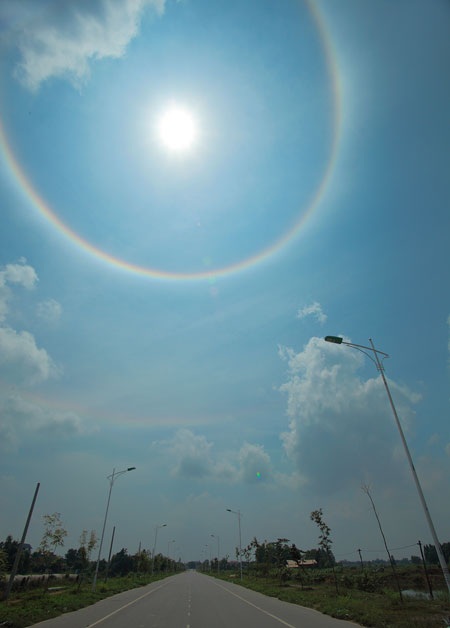 Quầng mặt trời rực rỡ sau những ngày mưa - 4 Quầng mặt trời rực rỡ sau những ngày mưa - 4