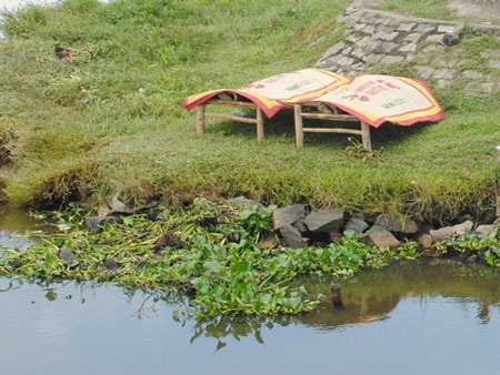 Hai người chăn vịt chết bí ẩn giữa hồ - 1