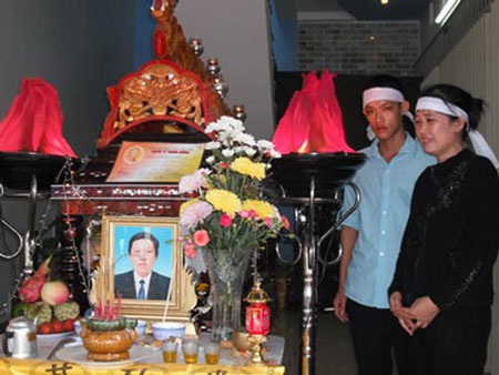 Can ngăn tự tử, bị đâm tử vong - 1 Can ngăn tự tử, bị đâm tử vong - 1