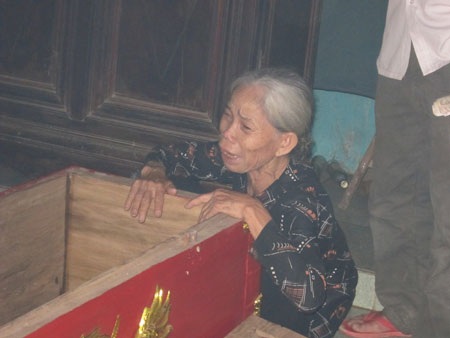 Những mái đầu bạc khóc thương 3 trẻ đầu xanh - 3 Những mái đầu bạc khóc thương 3 trẻ đầu xanh - 3