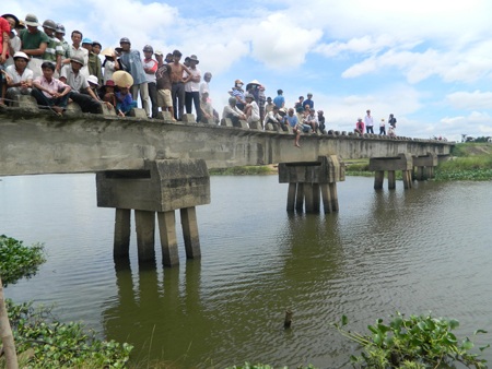 Vây bắt vịt lạc, một người chết đuối - 1 Vây bắt vịt lạc, một người chết đuối - 1