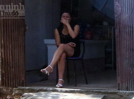 “Phố vẫy” ban ngày cũng “đỏ đèn” - 3 “Phố vẫy” ban ngày cũng “đỏ đèn” - 3