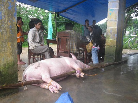 Gần một tuần vẫn chưa tìm thấy thi thể học sinh bị lũ cuốn trôi - 4