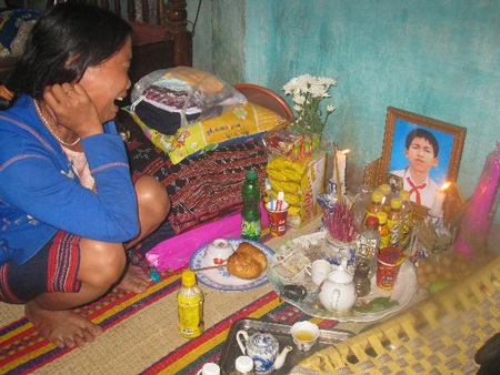 Gần một tuần vẫn chưa tìm thấy thi thể học sinh bị lũ cuốn trôi - 3