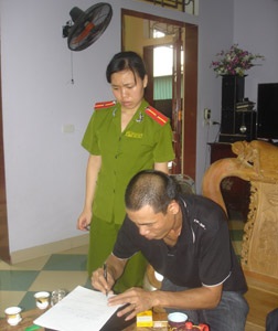 Khám xét nơi ở của cặp vợ chồng vỡ nợ gần 300 tỷ đồng - 3 Khám xét nơi ở của cặp vợ chồng vỡ nợ gần 300 tỷ đồng - 3