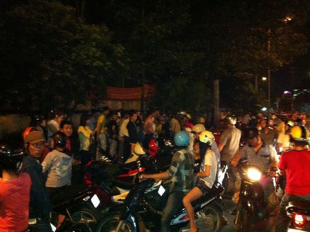 Tắc đường vì xem bắt cướp - 1