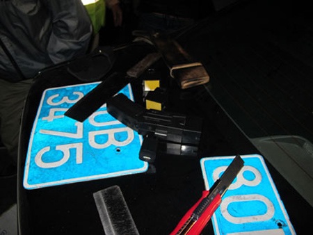 Vụ tàng trữ biển 80B: Trùng với biển số xe một trường thuộc Bộ Công an - 1 Vụ tàng trữ biển 80B: Trùng với biển số xe một trường thuộc Bộ Công an - 1