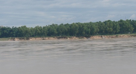 Lũ về lại lo… “cát tặc” - 7