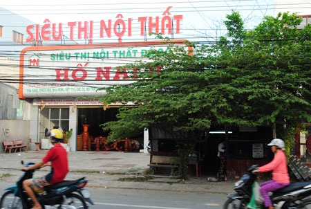 Kiểm điểm 28 cán bộ làm dân mất oan hơn 1.000m2 “đất vàng” - 1 Kiểm điểm 28 cán bộ làm dân mất oan hơn 1.000m2 “đất vàng” - 1