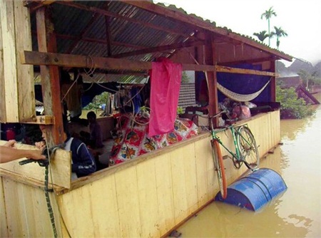 “Chiêm ngưỡng” những sáng chế độc đáo của dân vùng lũ - 2 “Chiêm ngưỡng” những sáng chế độc đáo của dân vùng lũ - 2