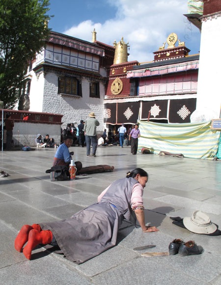 Tây Tạng, giọt nước mắt giữa lưng trời tuyết trắng…  - 3