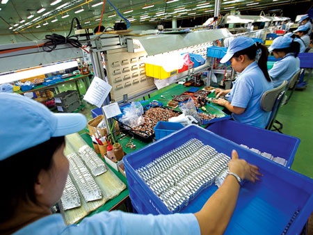 Lương không đủ sống mới buộc phải làm thêm - 1 Lương không đủ sống mới buộc phải làm thêm - 1