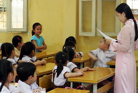Thưởng tết giáo viên bằng… một chiếc bánh chưng - 2 Thưởng tết giáo viên bằng… một chiếc bánh chưng - 2
