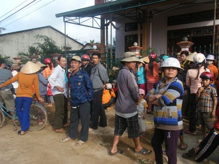 Dân bỏ ruộng hoang vì công ty khai thác vàng gây ô nhiễm - 4 Dân bỏ ruộng hoang vì công ty khai thác vàng gây ô nhiễm - 4