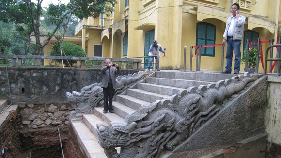 Phát hiện sân Đan Trì tại Hoàng thành Thăng Long - 1 Phát hiện sân Đan Trì tại Hoàng thành Thăng Long - 1