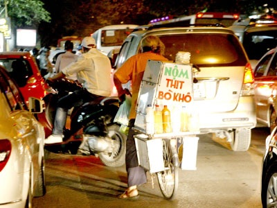 Ông lão bán nộm thu nhập 30 triệu đồng/tháng - 1 Ông lão bán nộm thu nhập 30 triệu đồng/tháng - 1