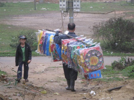 Nhọc nhằn chở Tết lên non - 5 Nhọc nhằn chở Tết lên non - 5