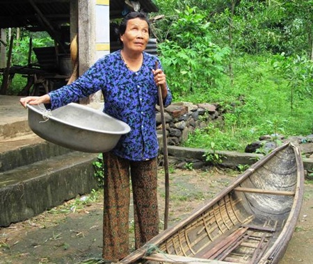 Bà lão mù 20 năm lặn dưới đầm Ô Loan - 2 Bà lão mù 20 năm lặn dưới đầm Ô Loan - 2