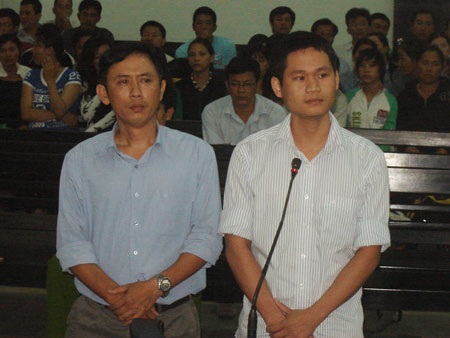 Vụ điều tra viên dùng nhục hình bức cung: Tòa lại dời ngày tuyên án - 1 Vụ điều tra viên dùng nhục hình bức cung: Tòa lại dời ngày tuyên án - 1