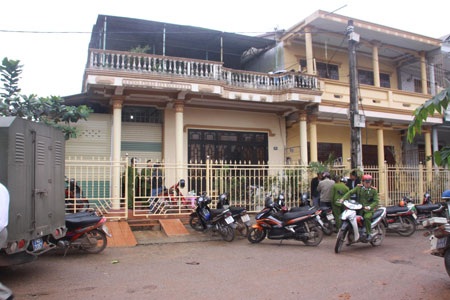 “Công xưởng” rượu ngoại đặt tại... nhà vệ sinh - 2