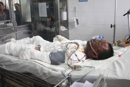 Vụ taxi cháy sát cây xăng: Tài xế đã tử vong - 1