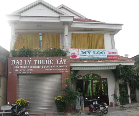 Tử vong sau khi truyền nước biển ở hiệu thuốc tây - 1