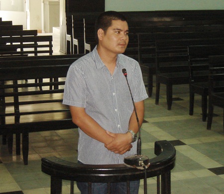 “Chế” gỗ sưa rởm, lừa hơn 1 tỉ đồng - 1