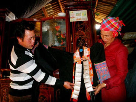 “Kéo vợ” trên cổng trời - 2 “Kéo vợ” trên cổng trời - 2
