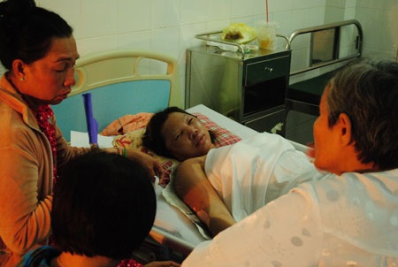 Thảm họa cháy nổ bình gas giáng lên những phận nghèo - 4 Thảm họa cháy nổ bình gas giáng lên những phận nghèo - 4