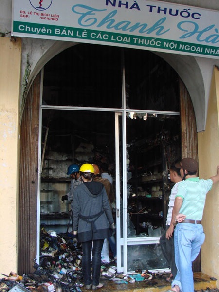 Bới đống tro tàn, tiểu thương tìm lại được hơn 50 cây vàng - 4