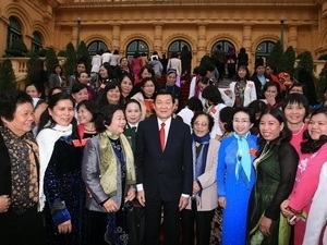 Chủ tịch nước Trương Tấn Sang tiếp Đoàn đại biểu dự Đại hội phụ nữ - 1 Chủ tịch nước Trương Tấn Sang tiếp Đoàn đại biểu dự Đại hội phụ nữ