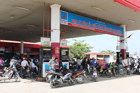 Tạm giam chủ cây xăng cùng nhóm côn đồ làm loạn bằng súng - 1 Tạm giam chủ cây xăng cùng nhóm côn đồ làm loạn bằng súng