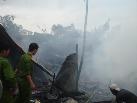 Cơ sở chăn ga gối biến thành đống tro tàn