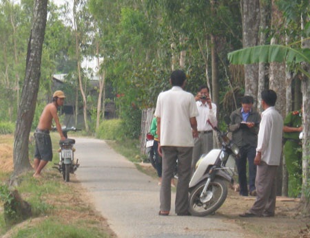 Thực nghiệm hiện trường vụ công an đánh người không đội MBH - 1 Thực nghiệm hiện trường vụ công an đánh người không đội MBH