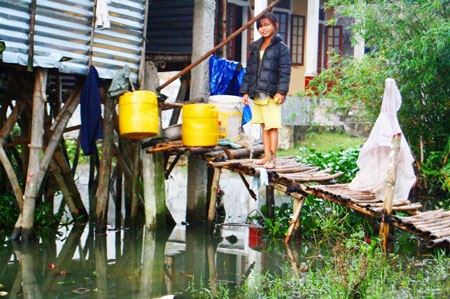 Đột nhập xóm “nhà sàn” trên.... mặt nước - 6