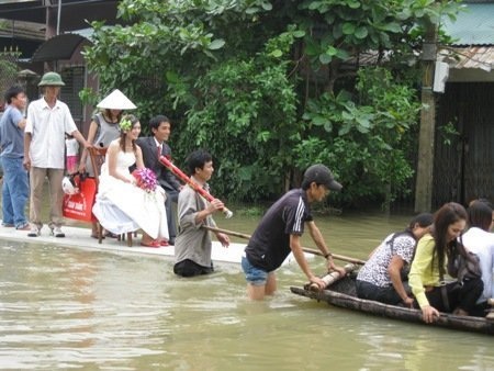 Những chiếc xe cưới có một không hai ở Việt Nam