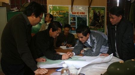 Gần 500 người dồn sức chữa cháy ở điểm rừng cao 1.900m