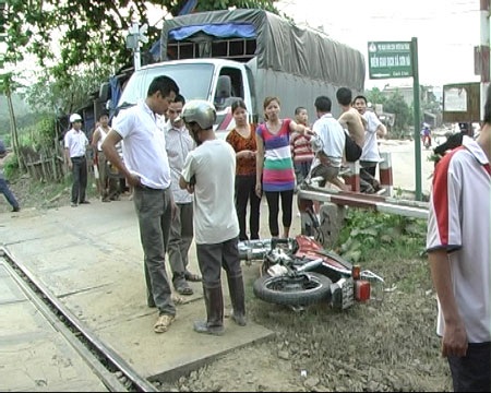 Bị tàu hỏa tông, cháu bé 10 tuổi thiệt mạng