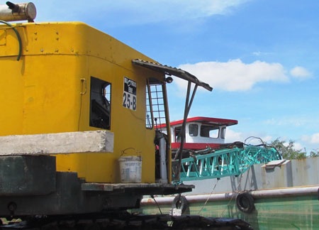 Đứt cáp cần cẩu, 2 người thương vong - 1 Đứt cáp cần cẩu, 2 người thương vong