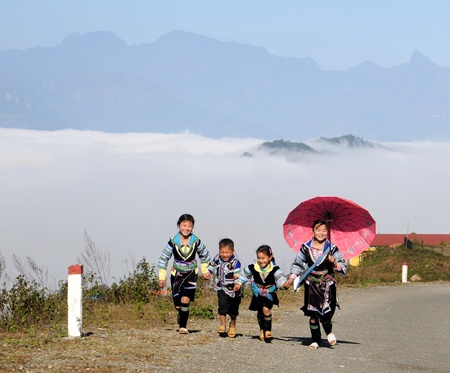 Mùa mây Y Tý - 2 Mùa mây Y Tý