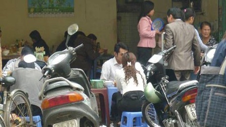 Sốc với “phở gián”, “bún thạch sùng” ở Hà Nội - 1 Sốc với “phở gián”, “bún thạch sùng” ở Hà Nội