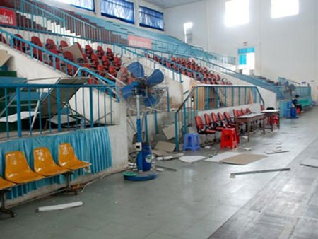 Sập trần Nhà thi đấu đa năng Tây Ninh - 1 Sập trần Nhà thi đấu đa năng Tây Ninh