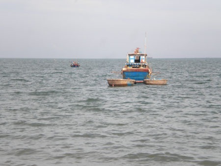 Đâm phải vật lạ, tàu cá bị chìm trên biển - 1 Đâm phải vật lạ, tàu cá bị chìm trên biển