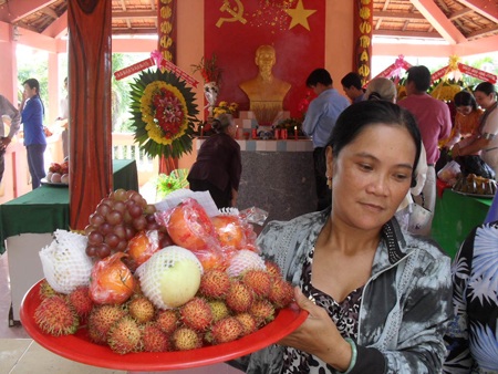 Câu chuyện xây đền và tình yêu với vị Cha già dân tộc - 3 Câu chuyện xây đền và tình yêu với vị Cha già dân tộc