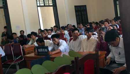 Phiên xử vụ Lèn Cờ: Các bị hại xin giảm án cho chủ mỏ