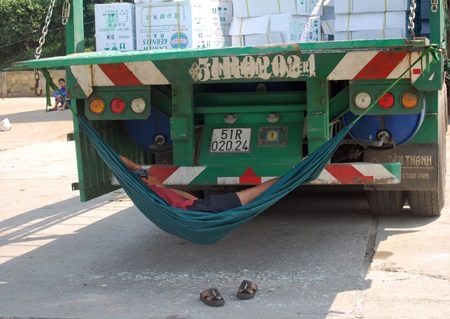 Lào Cai “khô khốc” trong nắng nóng kỷ lục - 7 Lào Cai “khô khốc” trong nắng nóng kỷ lục