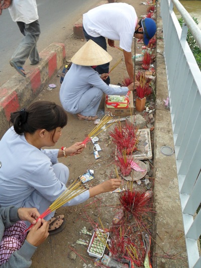 Thảm nạn Sêrêpôk: Tiếp tục cầu siêu cho 34 nạn nhân xấu số