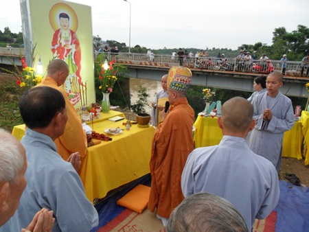 Thảm nạn Sêrêpôk: Tiếp tục cầu siêu cho 34 nạn nhân xấu số