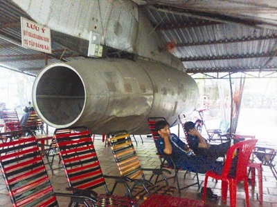 Boeing 707 làm quán cóc - 3 Phút ngủ trưa. Ảnh:
T.N.A